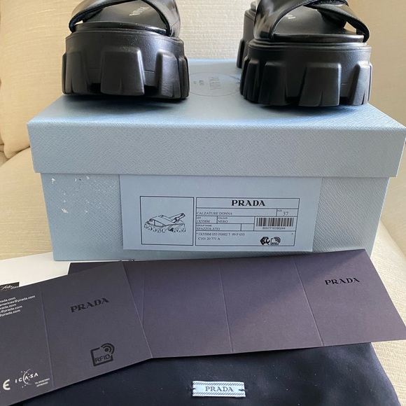 Authentic Prada Monolith lug sole sandal 🖤 - Picture 4 of 9